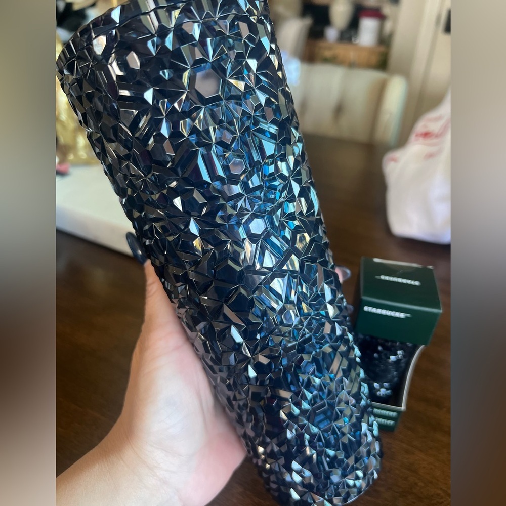 STARBUCKS Holiday Deep Navy Blue Cut Gemstone 24 oz Cold Cup & Keychain SET NEW - Picture 8 of 8